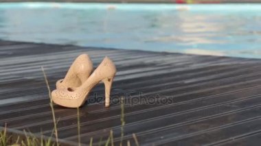 Havuzun yanında Bayan Ayakkabı