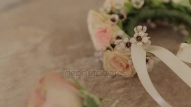 Yaka çiçeği ve çelenk 02