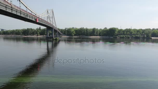 Ponte sul fiume — Video Stock