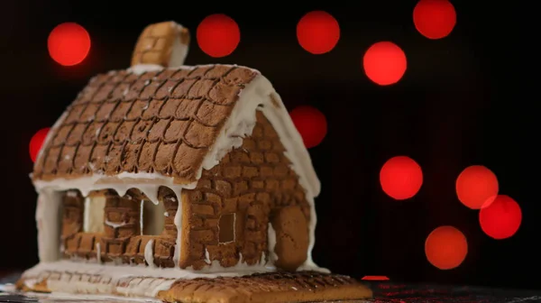 Gingerbread House kırmızı ışıklar