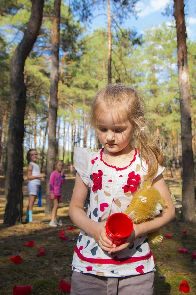 kırgın küçük kız