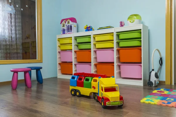 玩具和儿童家具 免版税图库照片