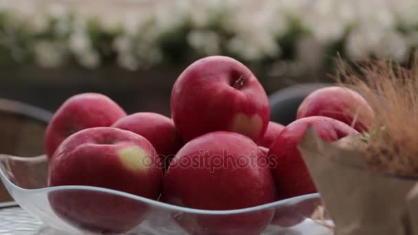 Manzanas rojas dolly zoom — Vídeos de Stock