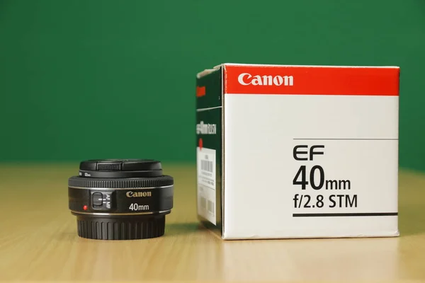 Canon Lens 40mm kutusu