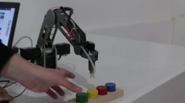 Robot yükleyici oyuncak