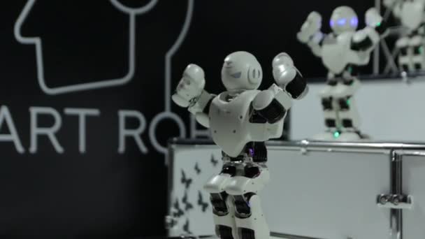 Die tanzenden Roboter die — Stockvideo