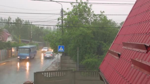 Carros Thunderstorm Dirigir — Vídeo de Stock