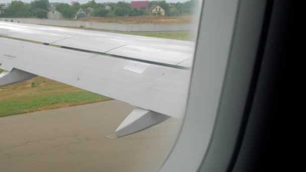 Flaps de avião está perto de pousar — Vídeo de Stock