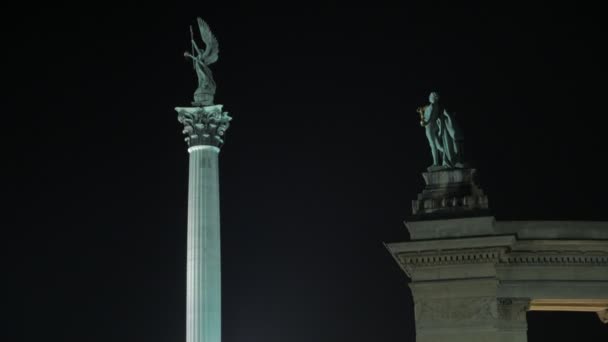 Stella en la plaza de los héroes — Vídeo de stock