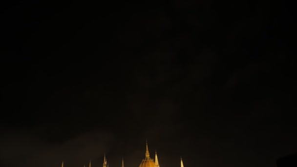 Nachthimmel gotische Burg — Stockvideo