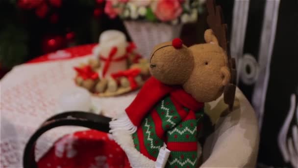 O brinquedo de decoração de veado de Natal — Vídeo de Stock