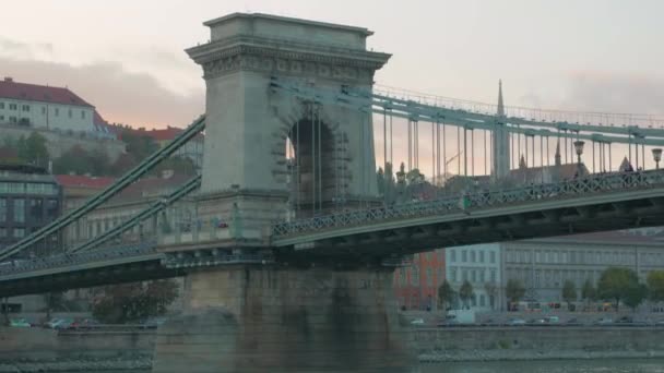 Γέφυρα αλυσίδας Szechenyi Βουδαπέστη Timelapse — Αρχείο Βίντεο