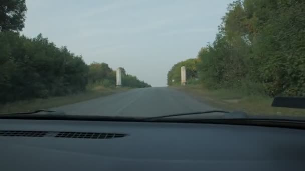 Schnelles Fahren auf Landstraße — Stockvideo