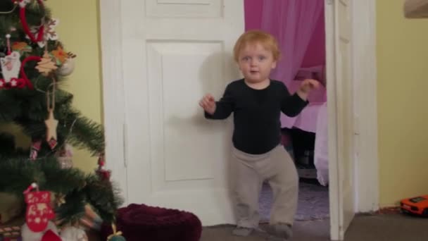 Toddler Boy Funny Walks — Stockvideo