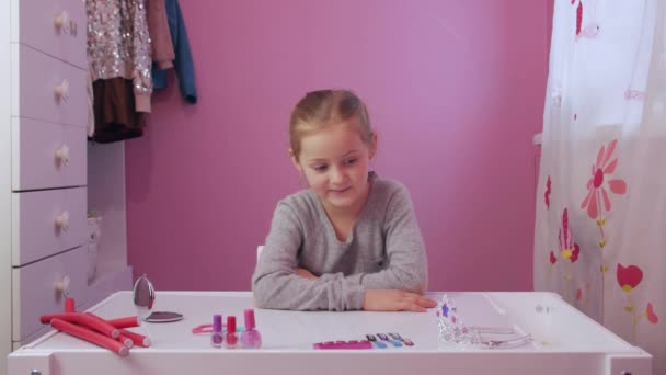 Happy Little Girl And Cosmetics — Stock Video