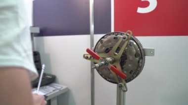 Araba motoru volan