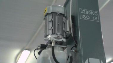 Otomobil Servisinde Kompresör Motoru