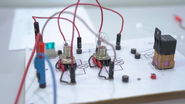 Cableado eléctrico de la lámpara — Vídeos de Stock