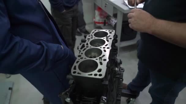 Motor auto reparatie — Stockvideo