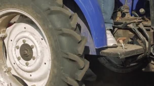 Traktor előkészíteni a talajt