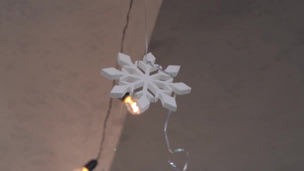 Νιφάδες χιονιού Χριστουγεννιάτικη διακόσμηση — Αρχείο Βίντεο