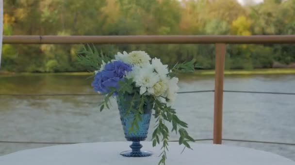 Букет свадебных цветов — стоковое видео