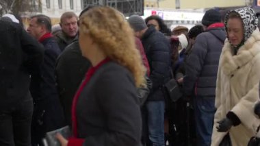 Kış İnsanları Sıraya