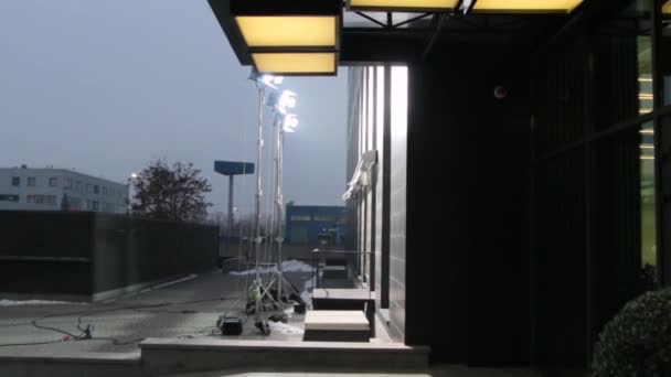 Film osvětlení zařízení venku — Stock video