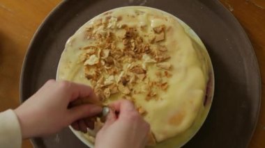Kremalı Kek Üst Görünümü Pişiriliyor