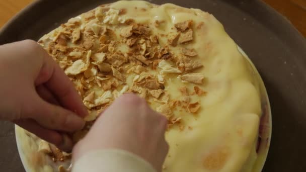 烹调奶油蛋糕顶部视图 — 图库视频影像