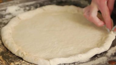 Ev yapımı Pizza Hamuru.