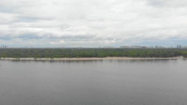 Nehir Ormanı Şehir Havası