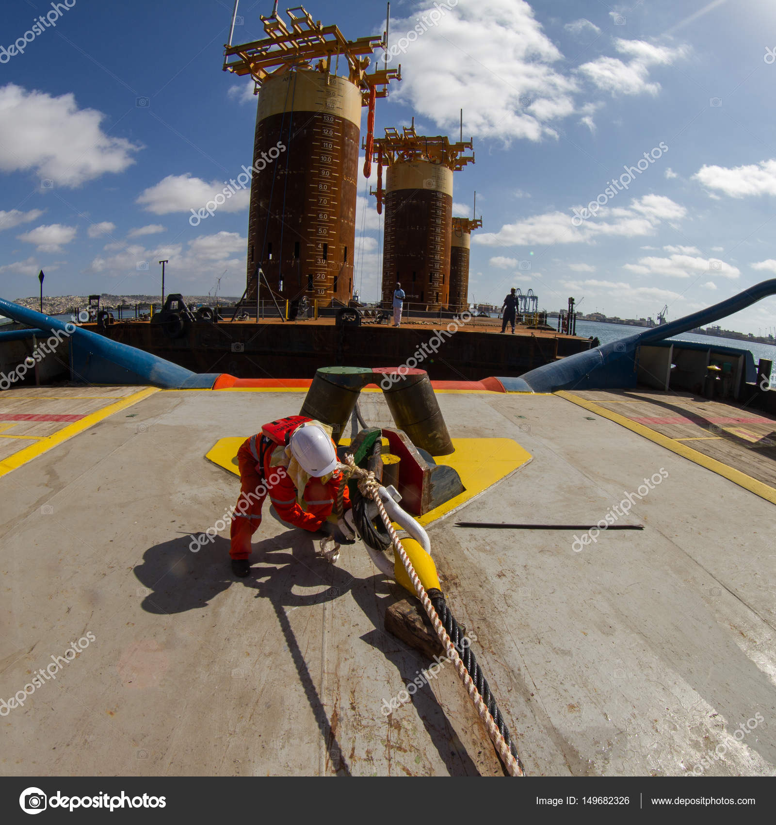 Vessel, job, ship's parts. Stock Photo by ©seamju 149682326