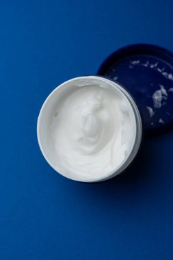 seçici odak, bir kavanoz yüz kremi.