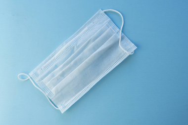 Tıbbi gazlı bez antiviral maske, basit, mavi renk, kopyalama alanı