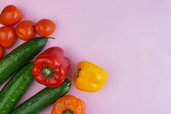Selektivt Fokus Färgade Grönsaker Rätt Kost Koncept Copyspace Rosa Bakgrund — Stockfoto