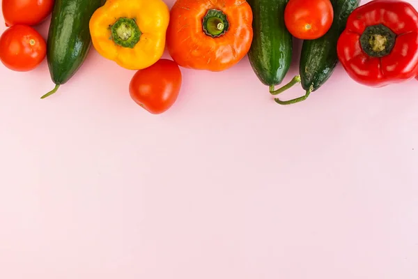 Selektivt Fokus Färgade Grönsaker Rätt Kost Koncept Copyspace Rosa Bakgrund — Stockfoto