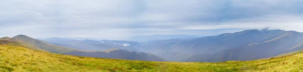 Outono panorama da montanha — Fotografia de Stock