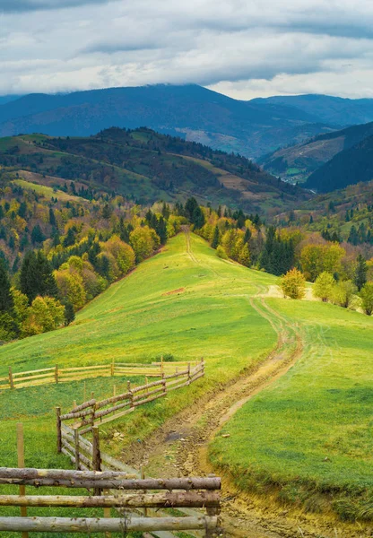 Autumn mountain landscape — Stock Photo, Image