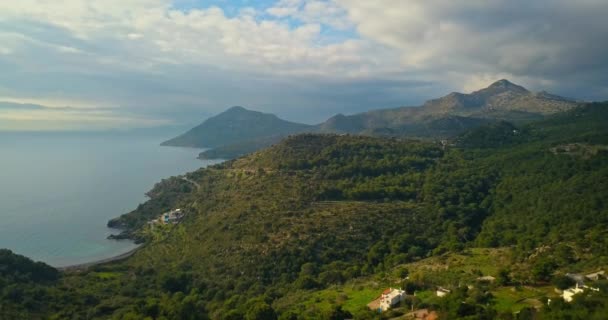 Flug Über Die Berge Der Ägina Insel Griechenland Einem Sonnigen — Stockvideo