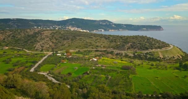 Vol Dessus Des Montagnes Île Egine Grèce Avec Ciel Dramatique — Video