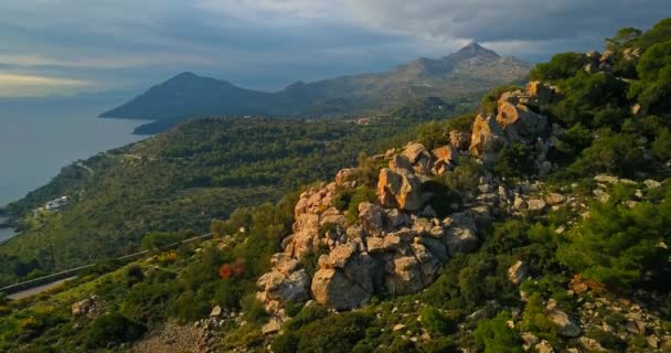 Luchtfoto Van Bergen Zee Aegina Island Griekenland Zonnige Dag Met — Stockvideo