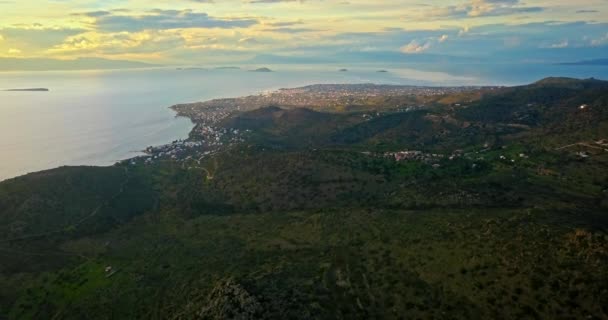 Vlucht Bergen Van Aegina Eiland Egina Stad Griekenland Prachtige Zonsondergang — Stockvideo