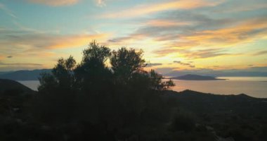 Aegina Island, Yunanistan güzel gün batımı, havadan görünümü