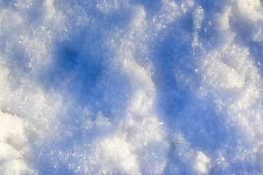 Güzel soyut kar arka planda görünür kar kristalleri ile Dağları 