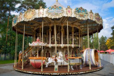 Eski vintage atlıkarınca cazibe Park