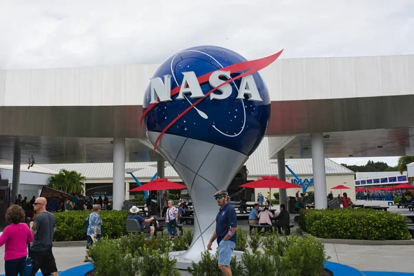 Florida Noviembre 2019 Esfera Tierra Con Logotipo Nasa Centro Espacial — Foto de Stock