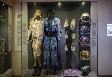 astronot uzay giysisi