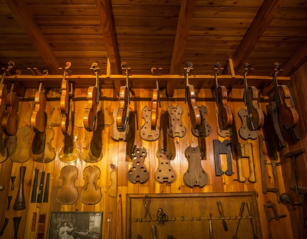 Violin maker workshop — Stock Photo, Image