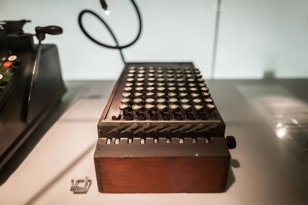 Retro psací stroj v muzeu — Stock fotografie